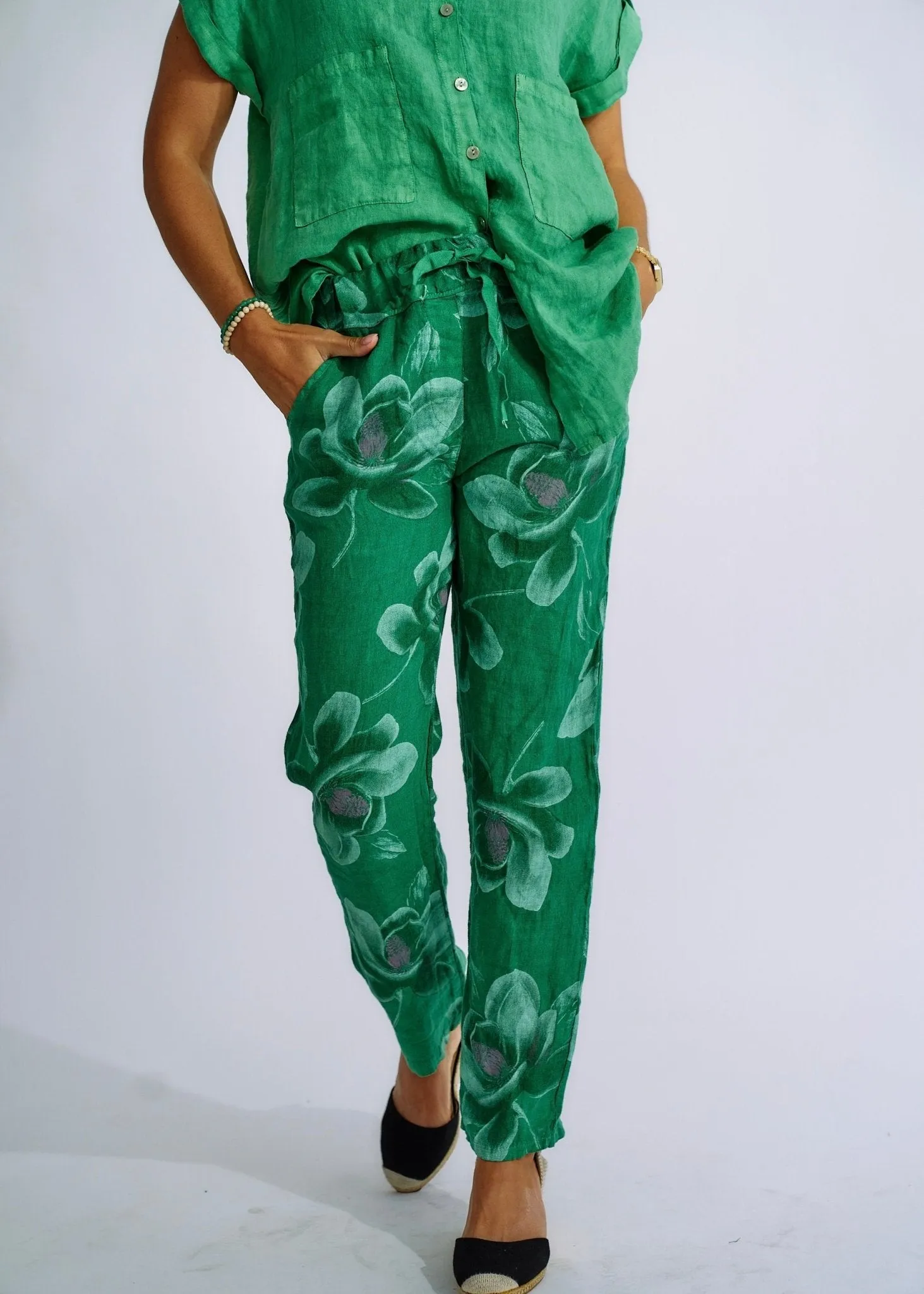 Pure Linen Italian Floral Printed Joggers in Forest Green